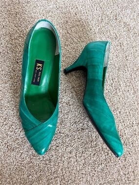 Eel Skin Pumps | Emerald Green | Statement Heels | Vintage Glamour | Retro-chic